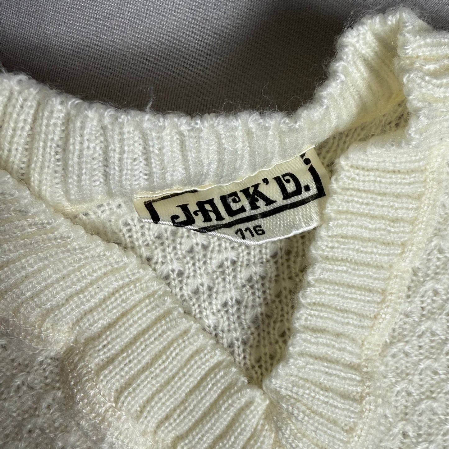 Retro Knitted Vneck Jumper 4-5 Years
