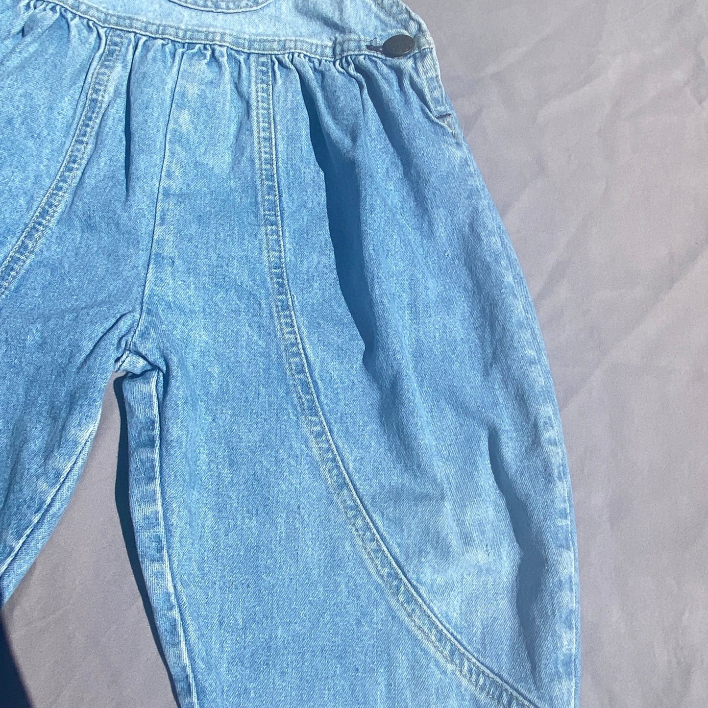 OshKosh B'Gosh Lightwash Balloon Dungarees 3 - 4 Years OshKosh_B'Gosh_Lightwash_Balloon_Dungarees_245 - Secondly